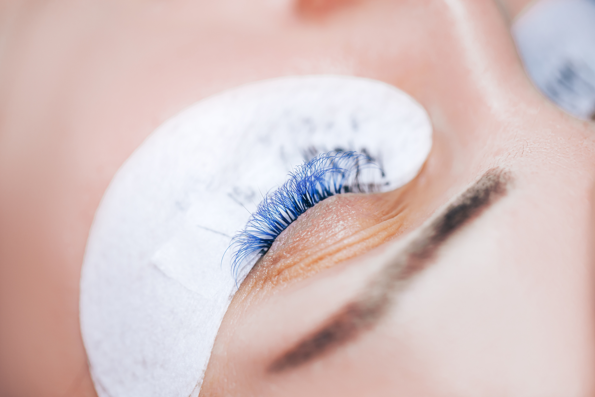 Removing Eyelash Extensions with coconut oil