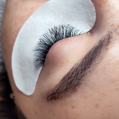 impacts of eyelash extensions on your natural lashes