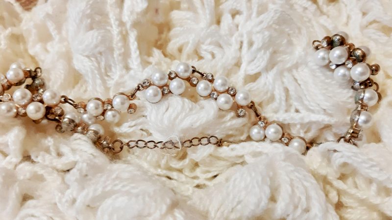 Why More Shoppers Are Falling in Love with Vintage Jewelry